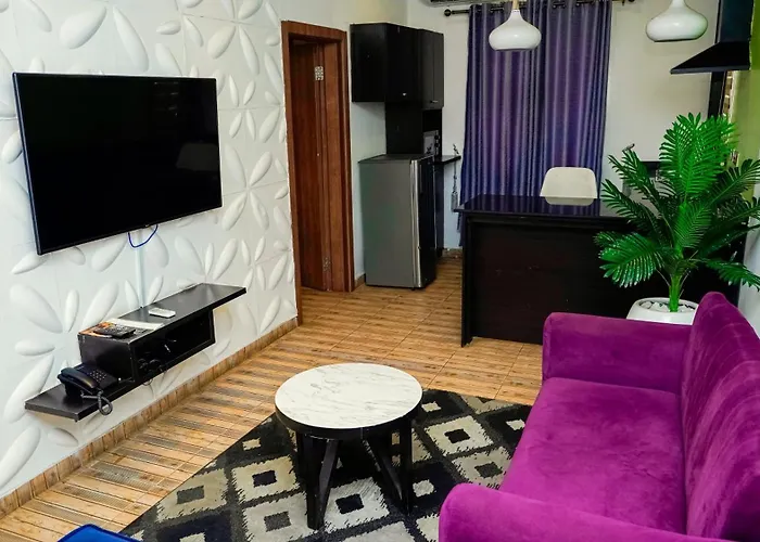 James Court Hotel & Luxury Apartments